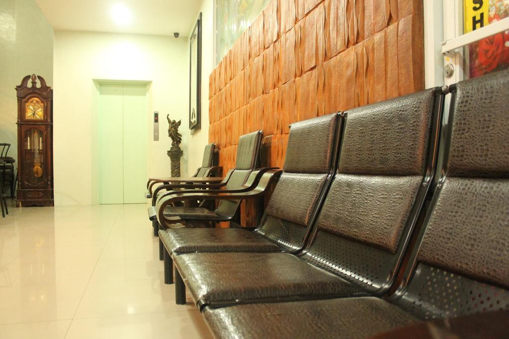 Obdulia'S Business Inn Dumaguete City Экстерьер фото
